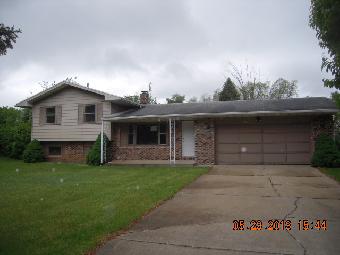 53663 Woodside Dr, Bristol, IN 46507 
