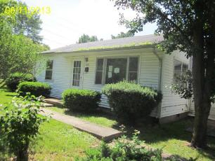 2725 6th St E, Anderson, IN 46012 