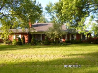 401 Woodland Ave, Kouts, IN 46347 