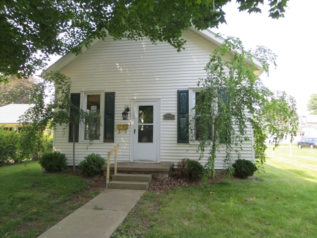 706 N Mill St, North Manchester, IN 46962 