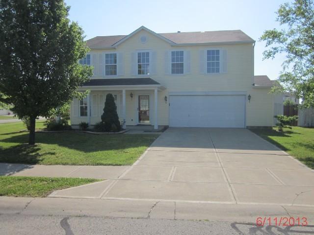 8202 S Quarter Moon Dr, Pendleton, IN 46064 