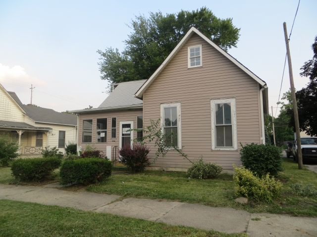 157 E Hill St, Wabash, IN 46992 