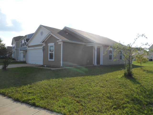 1642 Carriage Cir, Shelbyville, IN 46176 