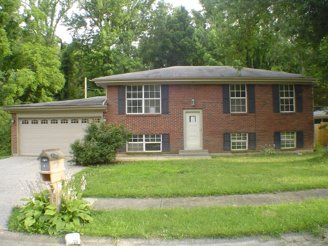 310 Pimlico Dr, New Albany, IN 47150 