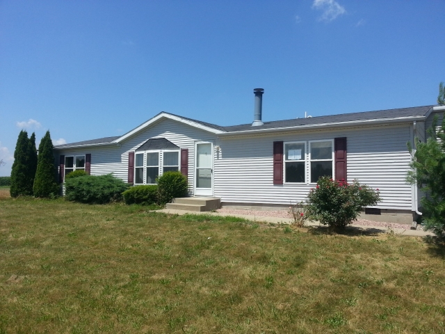 2561 E 500 S, Laporte, IN 46350 