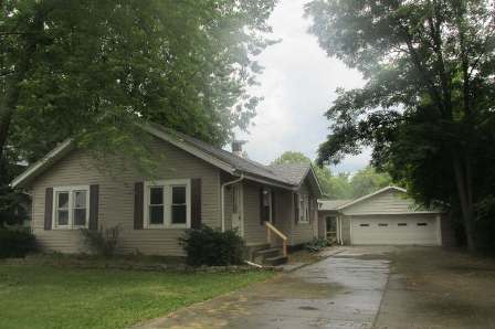 2116 E 37th St, Anderson, IN 46013 