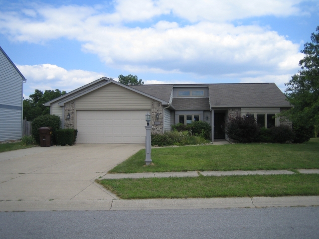 8809 Winchester Ridge Dr, Fort Wayne, IN 46819 
