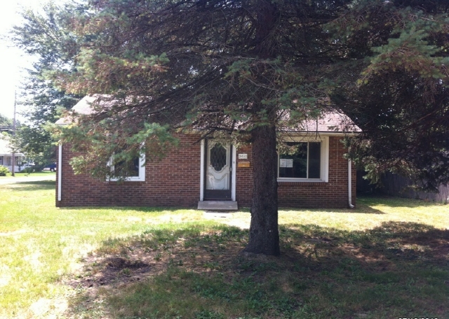 2415 East 4th St, Anderson, IN 46012 