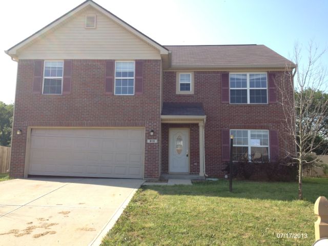 913 Angus Lane, Indianapolis, IN 46217 