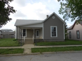 44 E Pennsylvania St, Shelbyville, IN 46176 