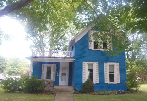 556 W Market St, Nappanee, IN 46550 