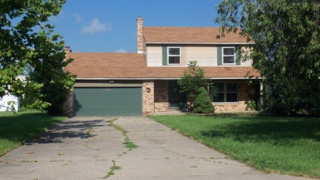 826 Rewill Dr, Fort Wayne, IN 46804 