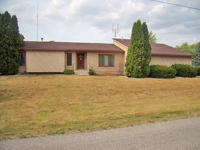 Shire Dr, Angola, IN 46703 