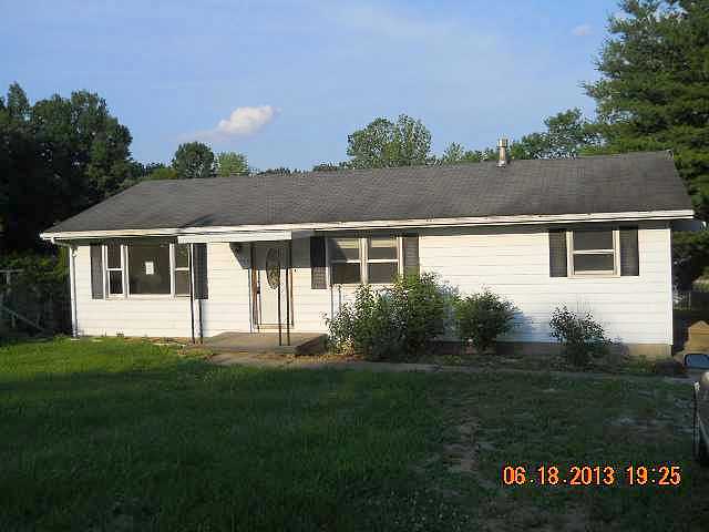 Lester, Bloomfield, IN 47424 