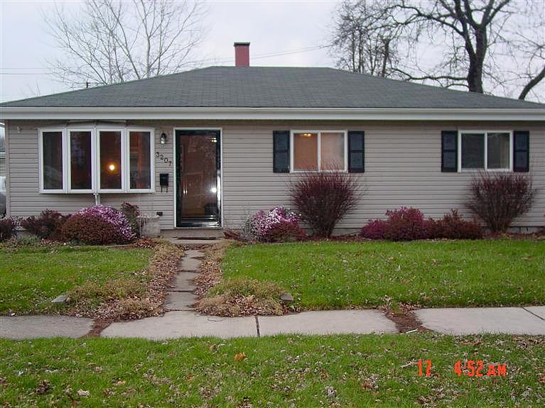 North Dr, Highland, IN 46322 