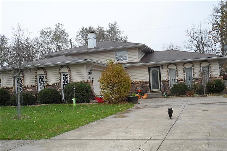 Crowsnest Dr, Hobart, IN 46342 