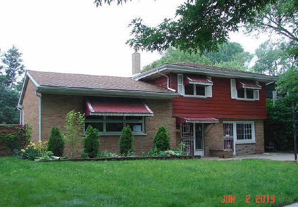 Tilley Dr, Hammond, IN 46324 