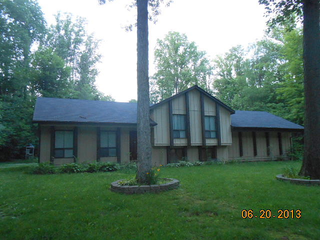 Highland Dr, Crawfordsville, IN 47933 