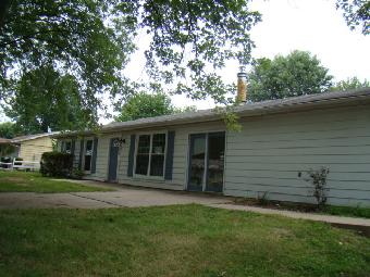 851 E Azalia Dr, Terre Haute, IN 47802 