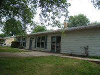 851 E Azalia Dr, Terre Haute, IN 47802 