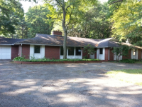 2802 Privet Ln, South Bend, IN 46614 