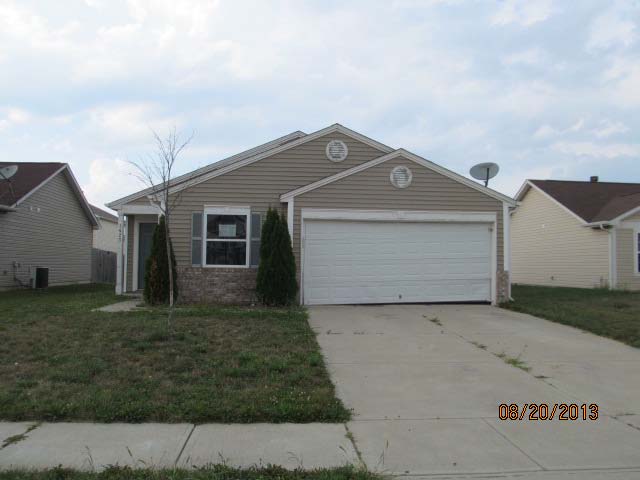 1423 Dowell St, Greenwood, IN 46143 