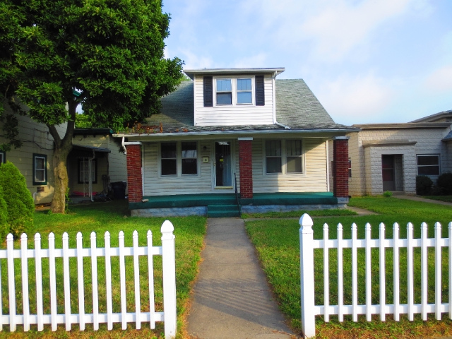 107 W Center St, Lawrenceburg, IN 47025 