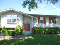 1305 Sportsman Dr, Jeffersonville, IN 47130 