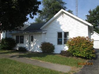 303 N Franklin St, Mentone, IN 46539 