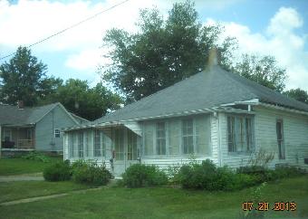 212 Franklin St, Salem, IN 47167 