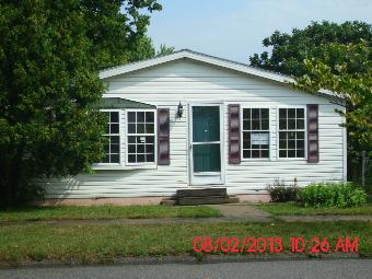 221 E Chestnut St, New Carlisle, IN 46552 