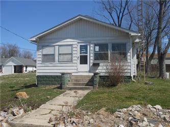 107 N Center St, Francisco, IN 47649 