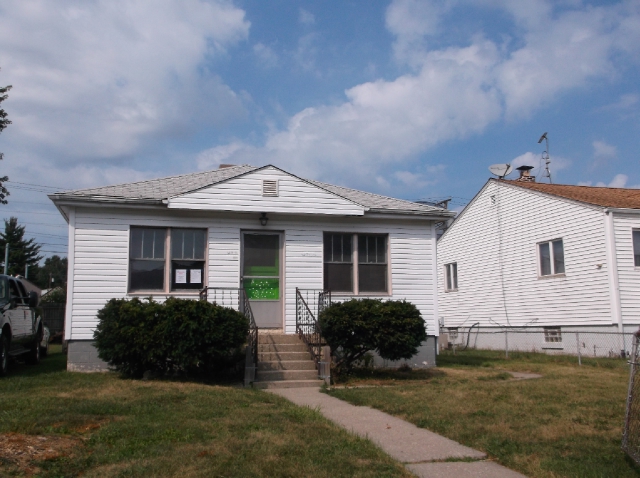 1216 W 37th Pl, Hobart, IN 46342 