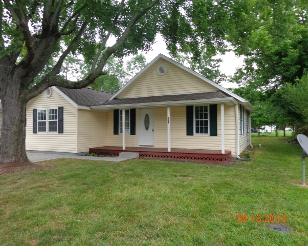 259 South Third Street, Austin, IN 47102 