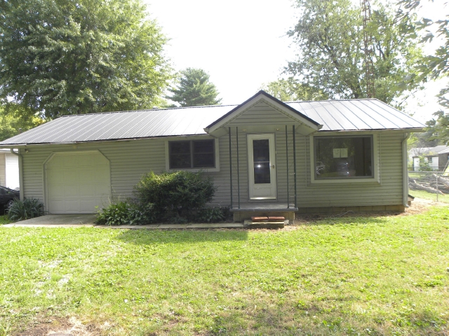 5165 Adkins St, Columbus, IN 47201 