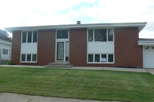 9444 Arthur Street, Crown Point, IN 46307 