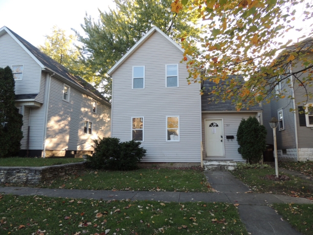 317 S Franklin St, Garrett, IN 46738 