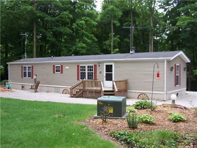 10327 E. Cottonwood Dr., Rockville, IN 47872 