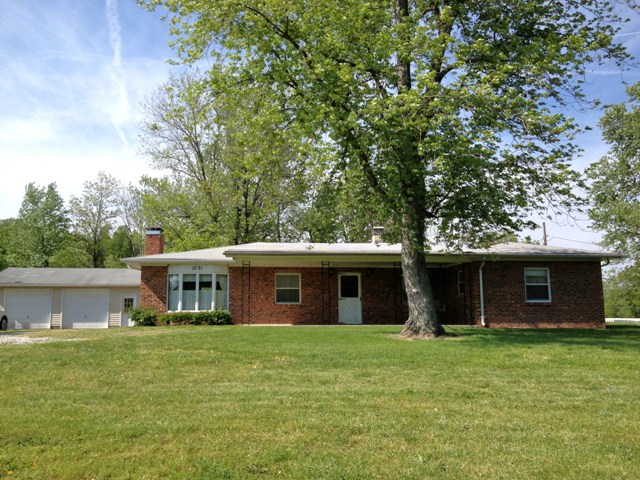2731 W Old Paris Road, West Terre Haute, IN 47885 