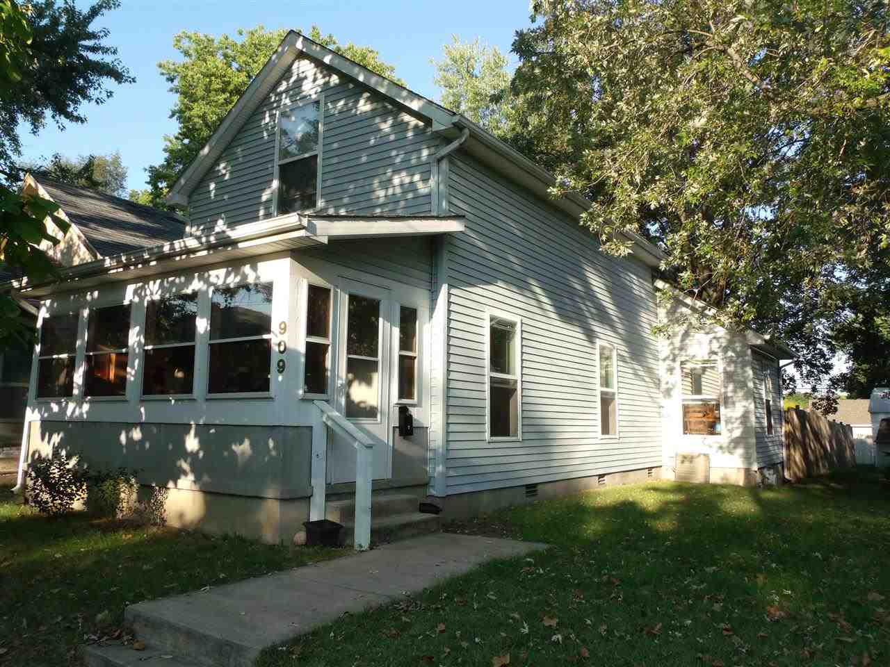 909 N 12th Street, Lafayette, IN 47904 