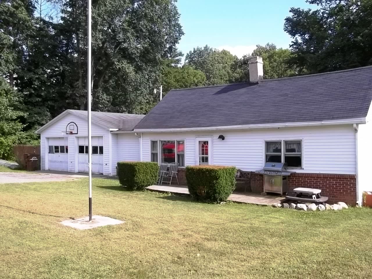 2279 S. 1510 E, Clinton, IN 47842 