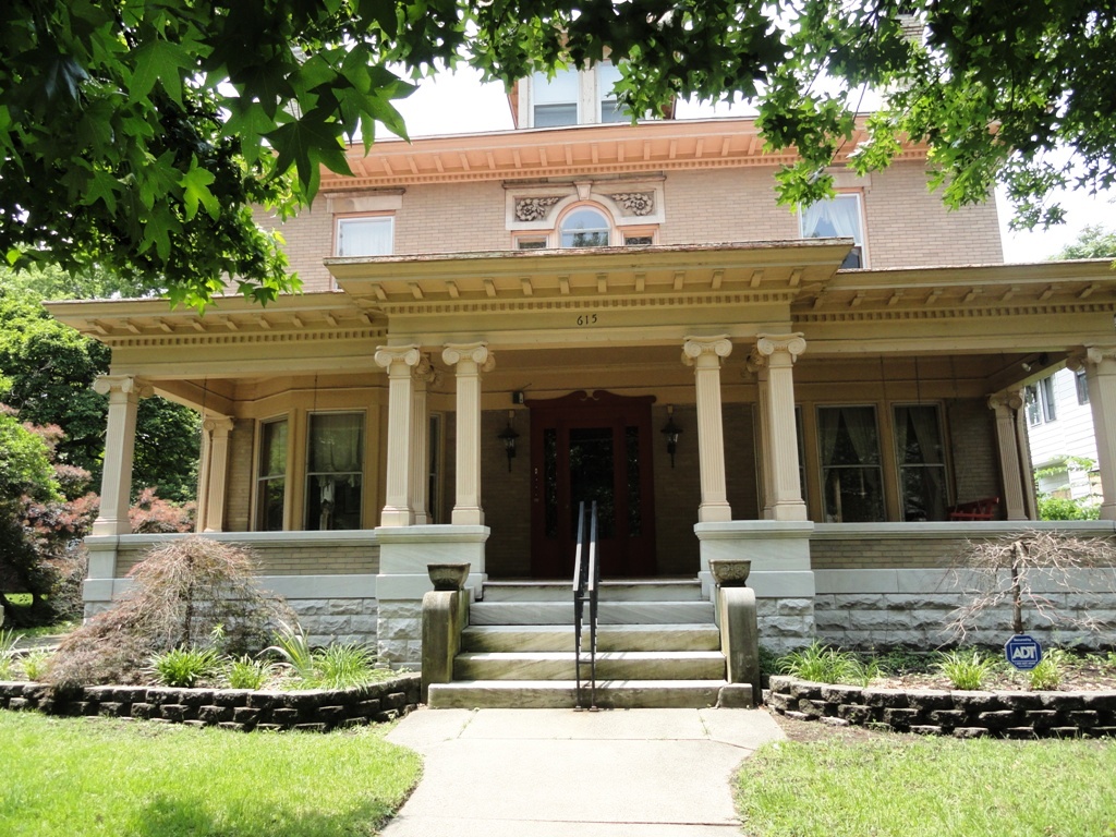 615 S. 6th St, Terre Haute, IN 47807 