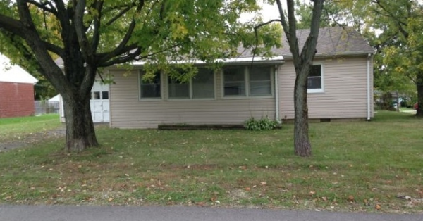 208 S Park St, Frankton, IN 46044 