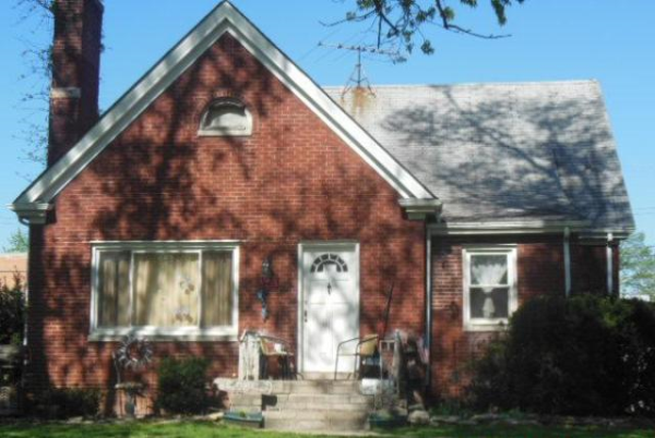 242 S Pennsylavania St, Hobart, IN 46342 