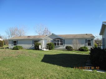 1605 Lane 201 Long Beach Lk, Fremont, IN 46737 