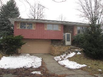 7446 Wilson Place, Merrillville, IN 46410 