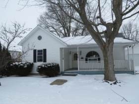 532 W 2nd St, Albany, IN 47320 