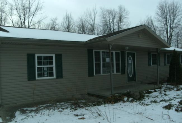 690 NW D ST (FKA RR 2 BOX 40), Linton, IN 47441 