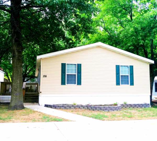 138 Pasadena Dr, Olathe, KS 66061 