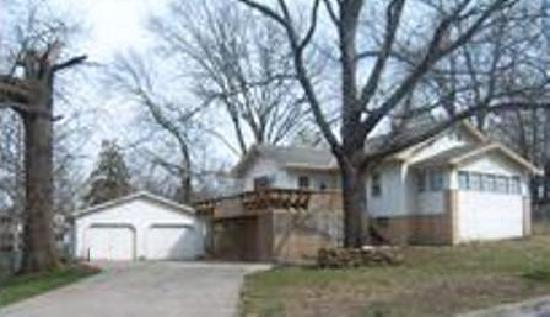 405 West 2nd Street, Bonner Springs, KS 66012 